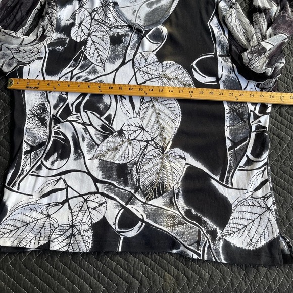 Fashque Blouse Womens Plus Size 2X XXL Black White Floral Sheer Sleeve Beaded - Picture 9 of 12